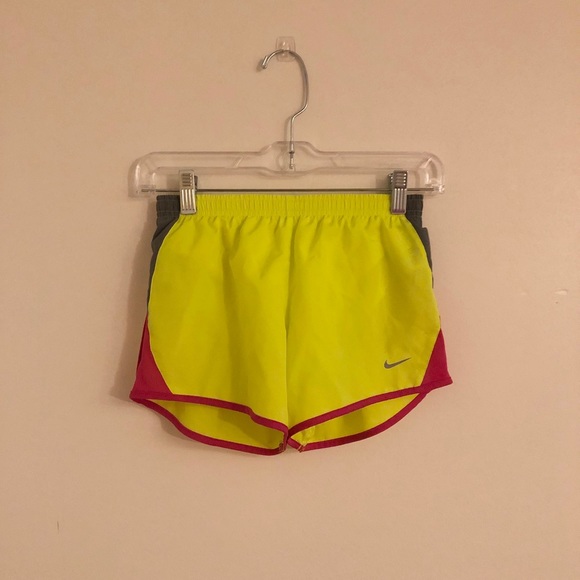 Girls Nike Dri-Fit Shorts - Picture 1 of 2